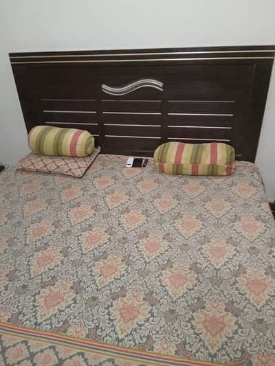 6x6.5 WOODEN BED FOR SALE