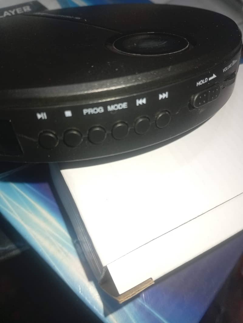 portable CD player 0