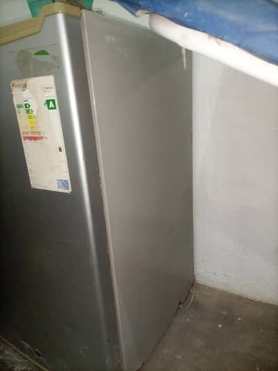 kenwood room size fridge