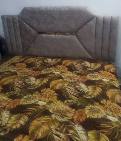 A set of charming double bed & 5-seater sofas will grace your guest ro