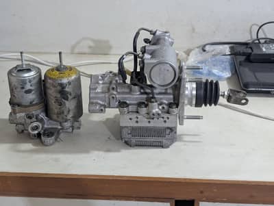Prius 1.8 abs unit complete for sale