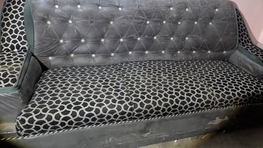 Sofa Set aik 3 seater 2 single seaters