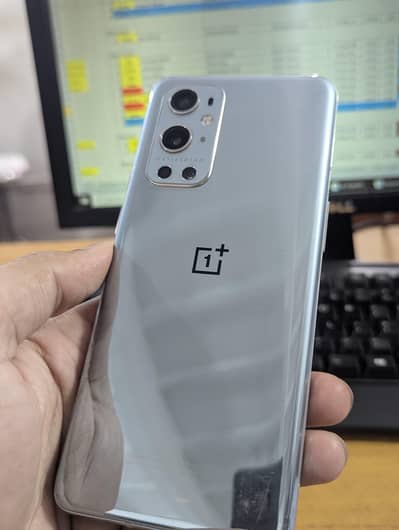 One Plus 9pro 12/256 GB