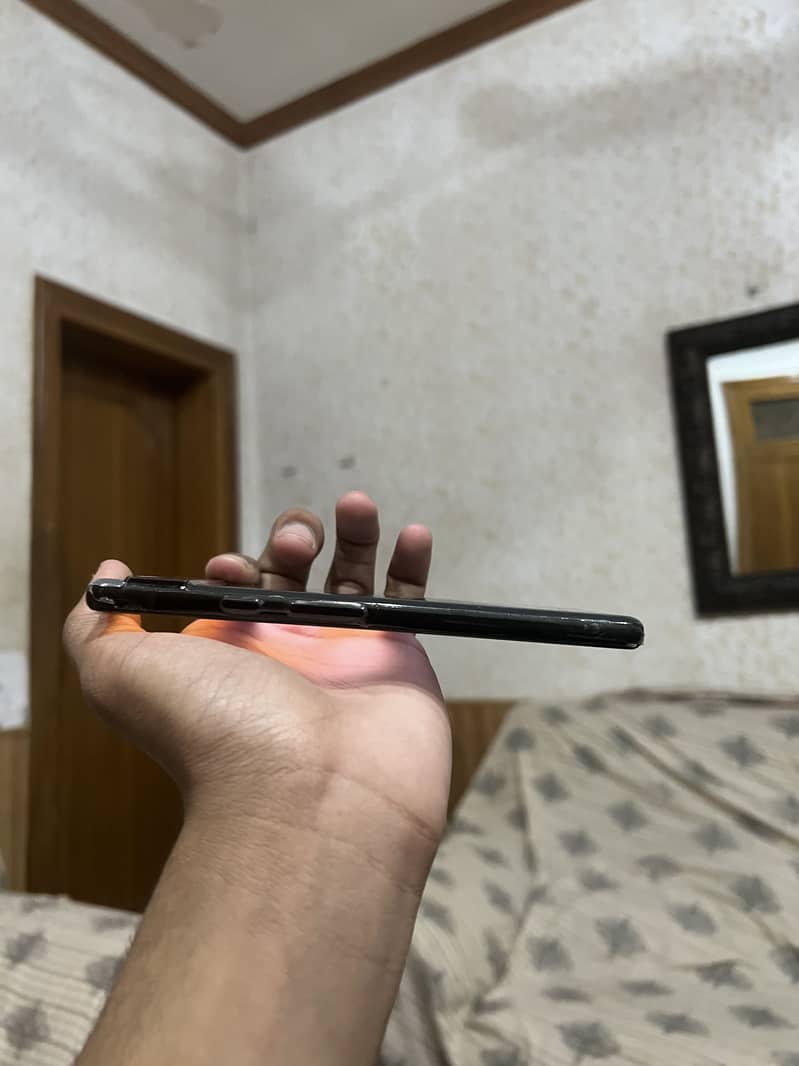 Google pixel 6a scratch less 1