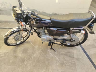 CG 125 new lush condition 10/10 Model 24/25