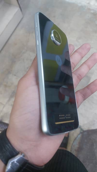 Moto Z Play Droid