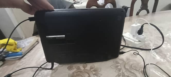 dell laptop 10/10 new condition