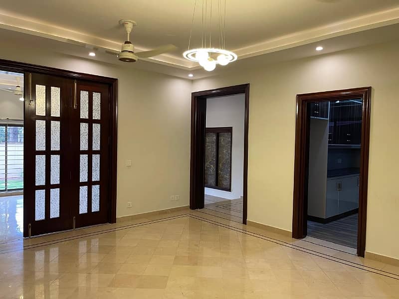 E11 Ground Portion Separate Gate 0