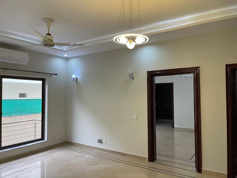 E11 Ground Portion Separate Gate 3