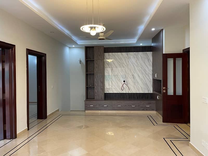 E11 Ground Portion Separate Gate 4