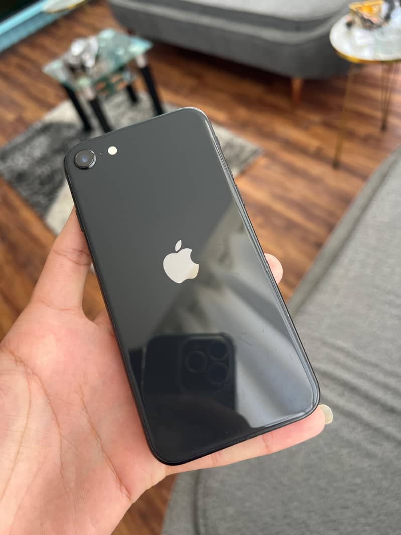 Iphone SE (2) 0