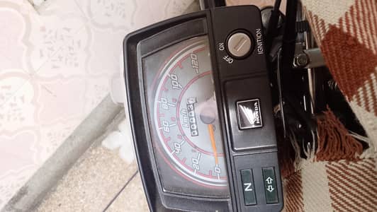 road price 2018 model ko Honda main convert Kiya hai