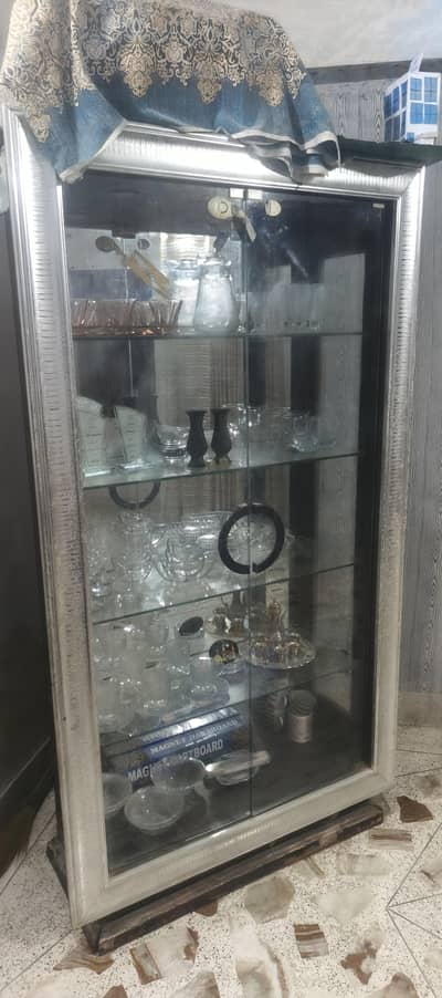 almari glass and wood