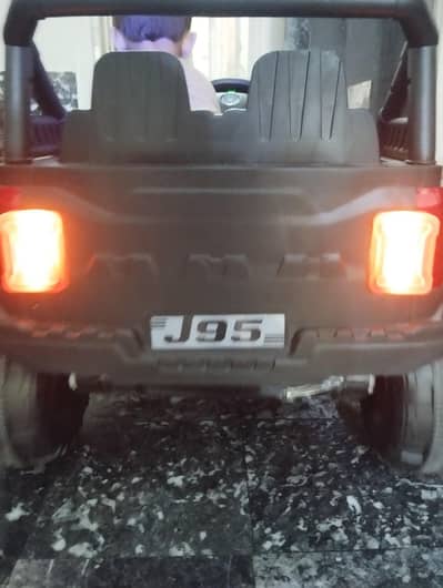 kids car for new Almost new  (2 seater) made in chine