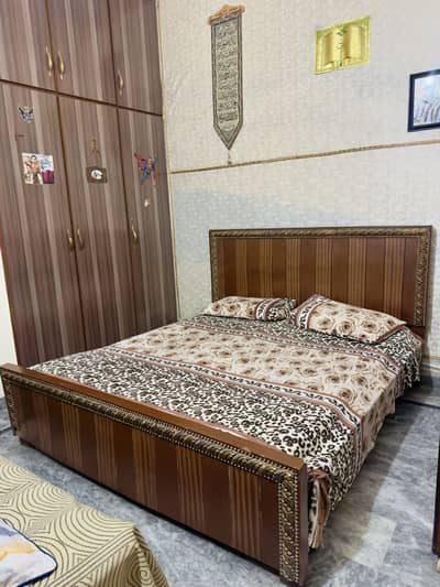 Queen Size Wooden Bed With Mattress