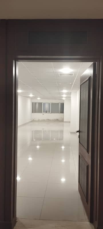 1000 SQFT OFFICE AVAILABLE ON RENT