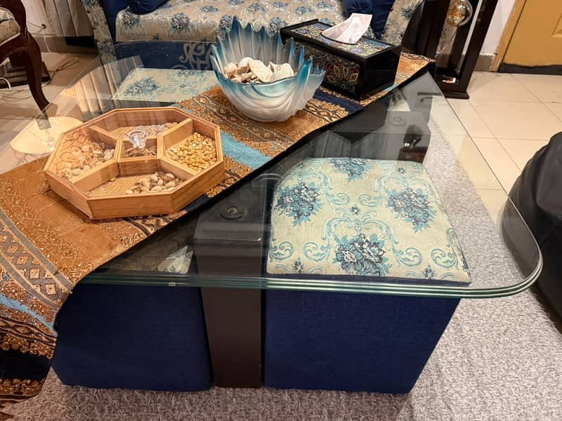 dewan+4stool with table 1