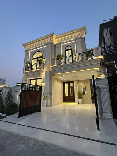 8 MARLA DOUBLE UNIT DESIGNER HOUSE AVAILABLE FOR RENT IN DHA PHASE 9