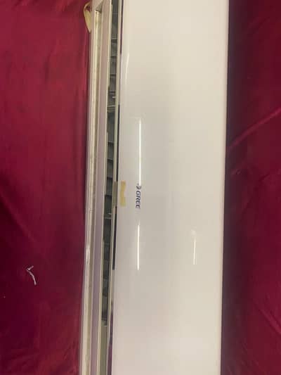 GREE LOMO Series 1.5 Ton Low Voltage Start R410 Refrigerant Gas