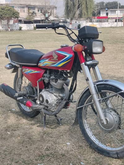 CG125 for sale 2018 model. whatsapp no. 03485173006
