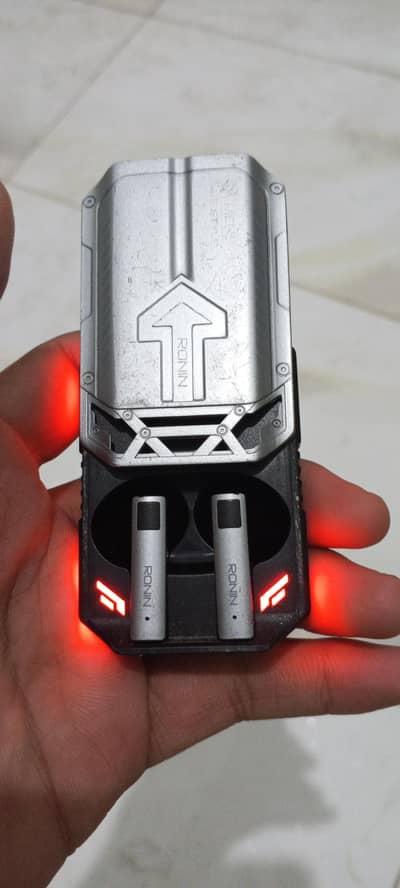 Ronin R7035 earbuds water proof and 5 months warranty available