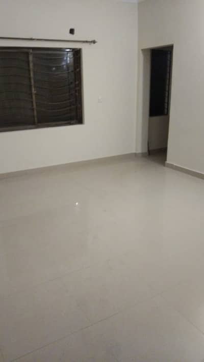 14 marla 4 bed marble flooring facing park hoouse for rent