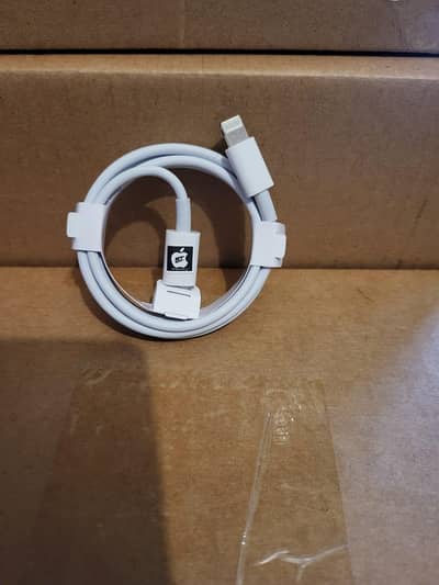 iPhone 14 USB-C to Lightning Genuine box pulled cable