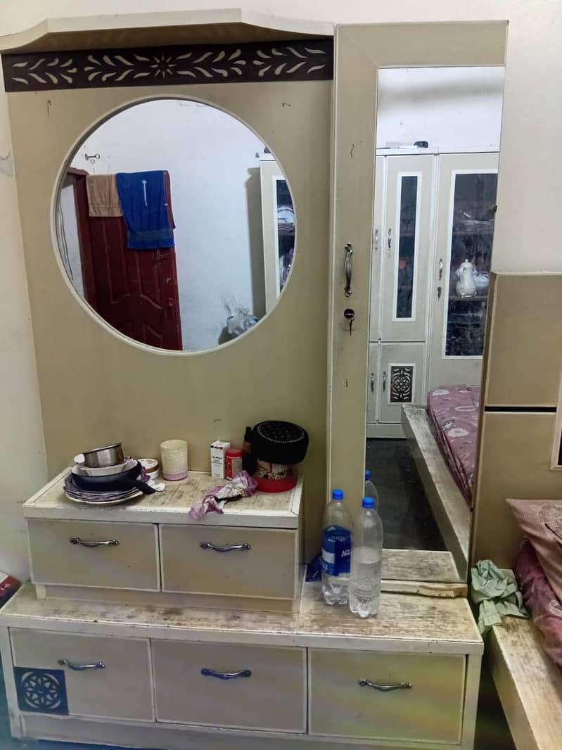 Bed Room Set 4 piece 3