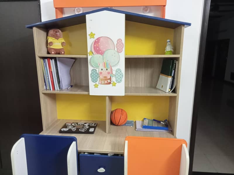 Study table and chairs 2