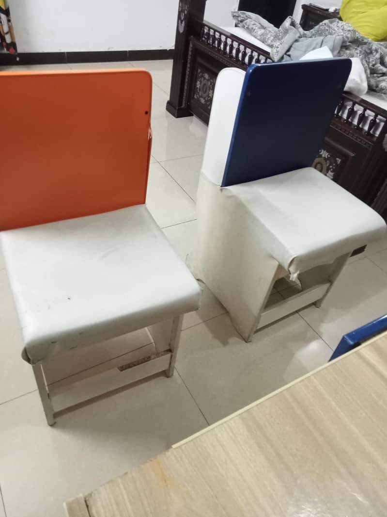 Study table and chairs 4