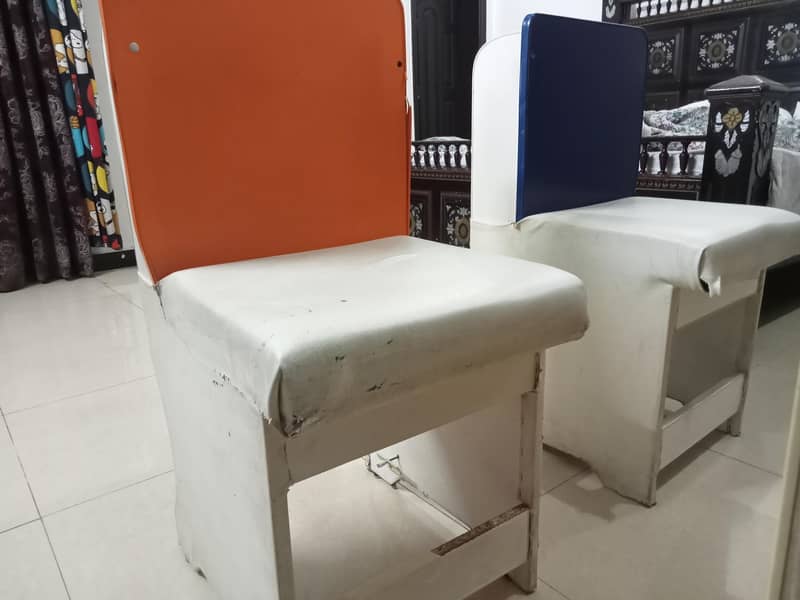 Study table and chairs 6