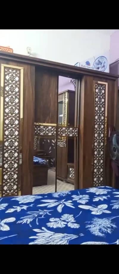 4 peice bedroom set  without mattress