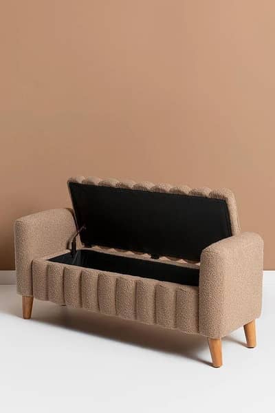 storage bench ia available (delivery within 4 to 5 days )