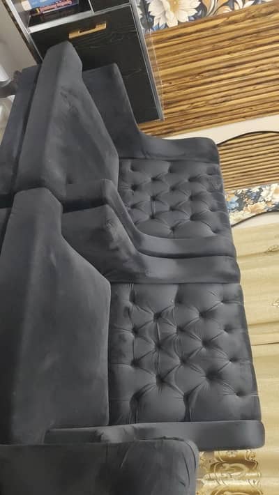 Brand new condition 5seater sofa with 2 luxurious sofa chair for sale