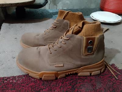 pure lathar shose new halat main 9/10