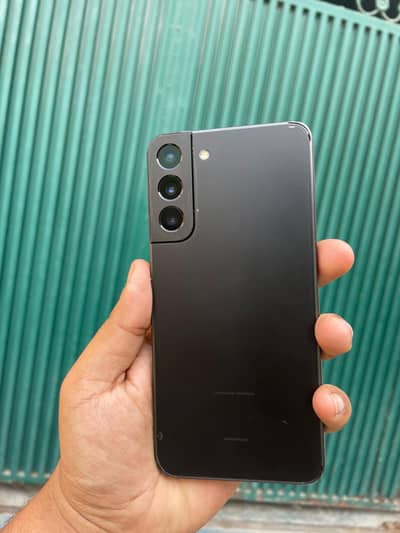 s22  Plus 9/10 condition