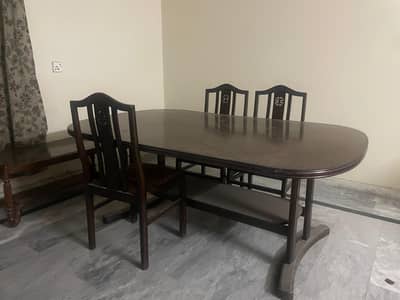 Dining Table Set , Nice Condition