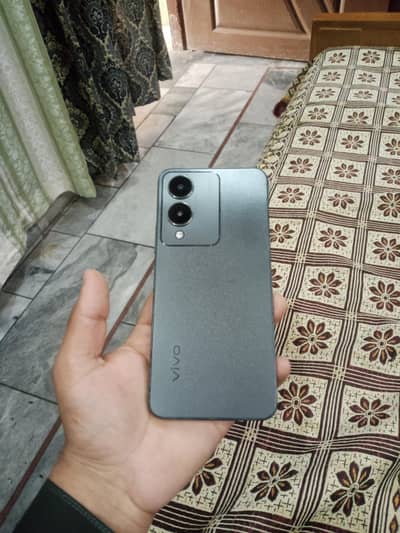 vivo y17s 4+4gb 128gb good condition only mobile