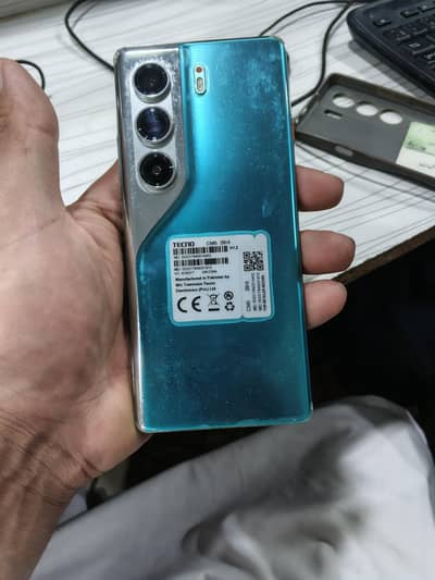 Tecno camon 40 pro