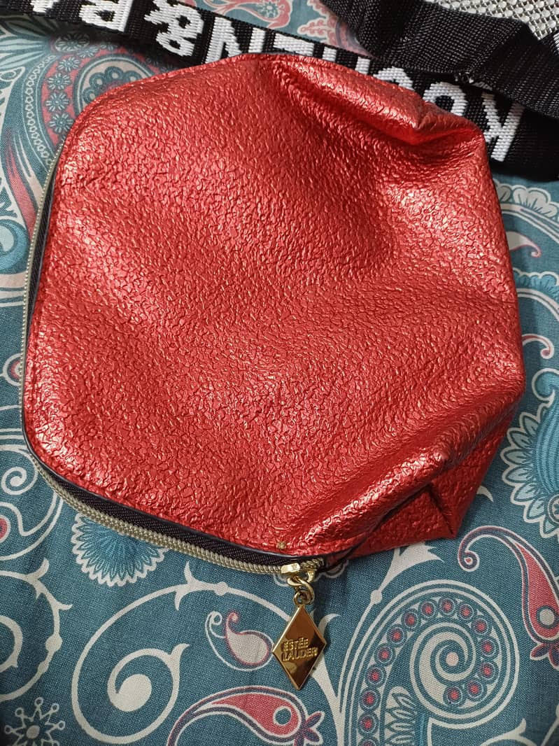Makeup pouch 0