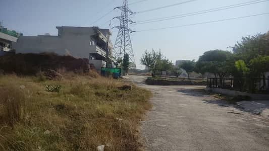 10 Marla Corner Plot For Sale With Extra Land