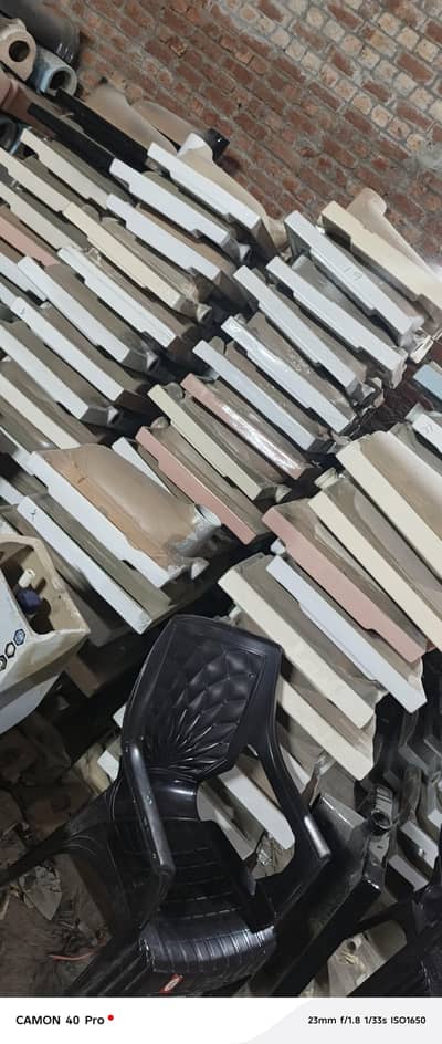 B grade Ceramic toilet seat and wash basin