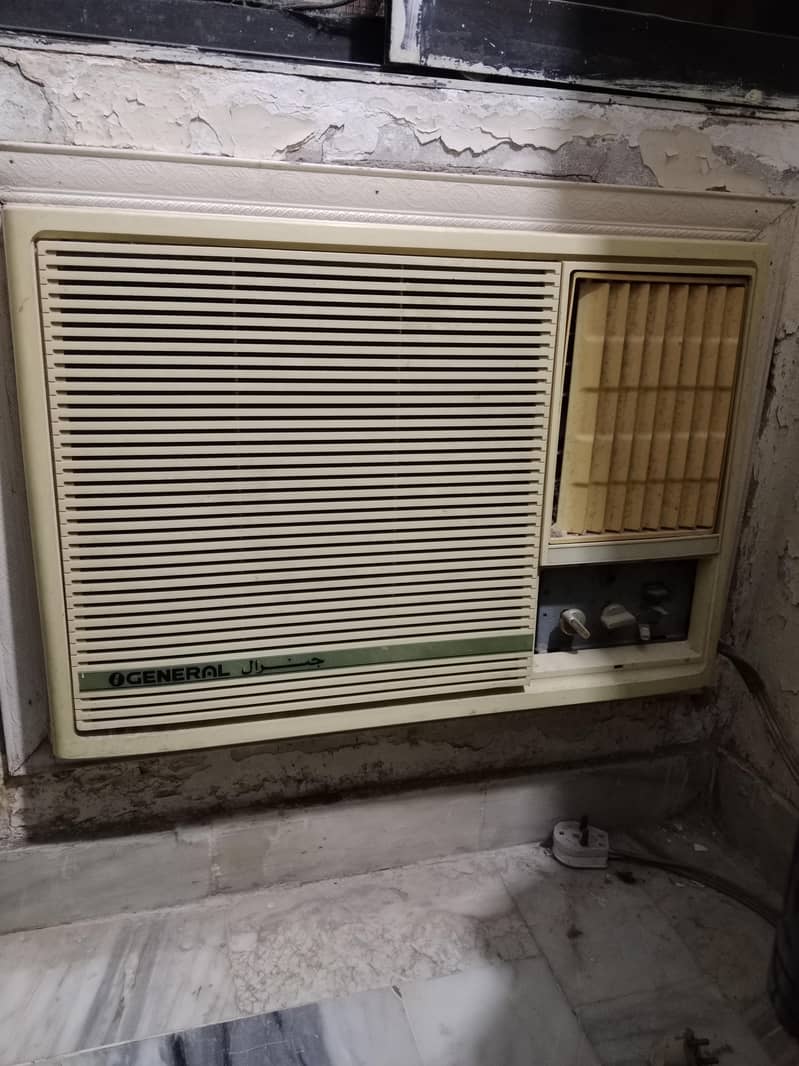 window AC 0