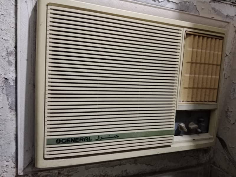 window AC 2