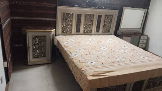ROOMS FOR RENT (GIRLS ONLY) Garden Town Fully Furnished Rooms Available