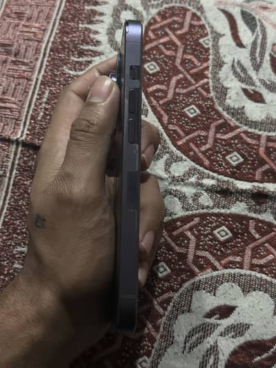 iPhone 14 pro jv  128 gb deep purple colour 10/10 condition 98 battery