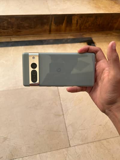 Google Pixel 7 Pro. 12/128GB 120HZ
