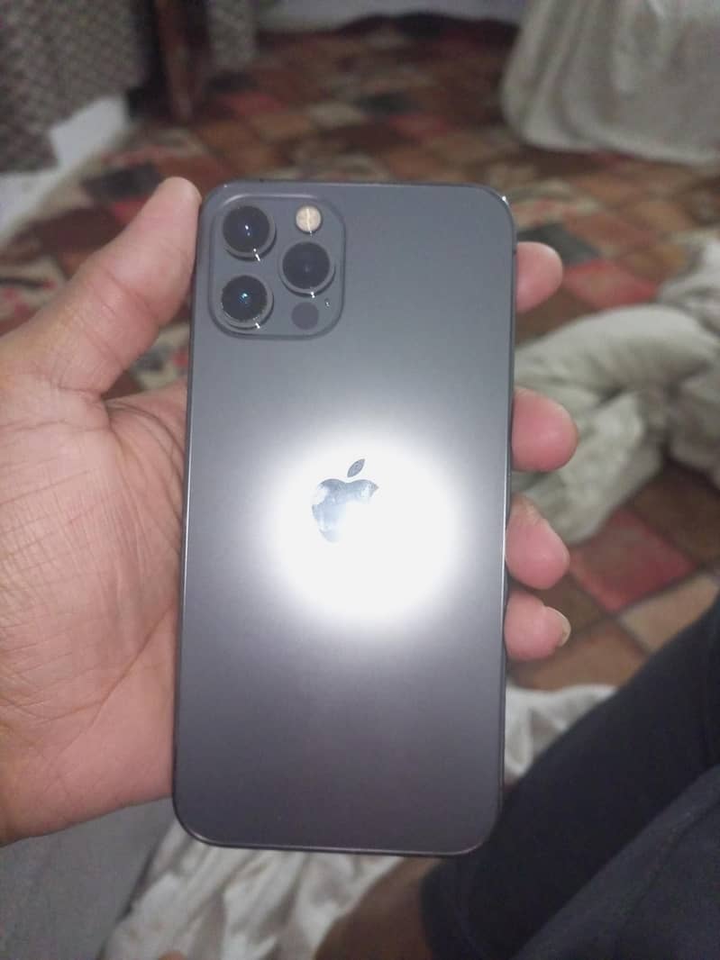 iphone 12 pro 8