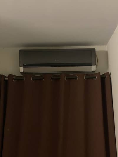 Used 1 ton Ac inverter gas has to refill