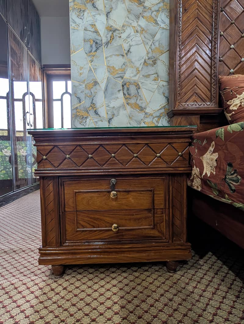 Bed , Dressing table and showcase 3